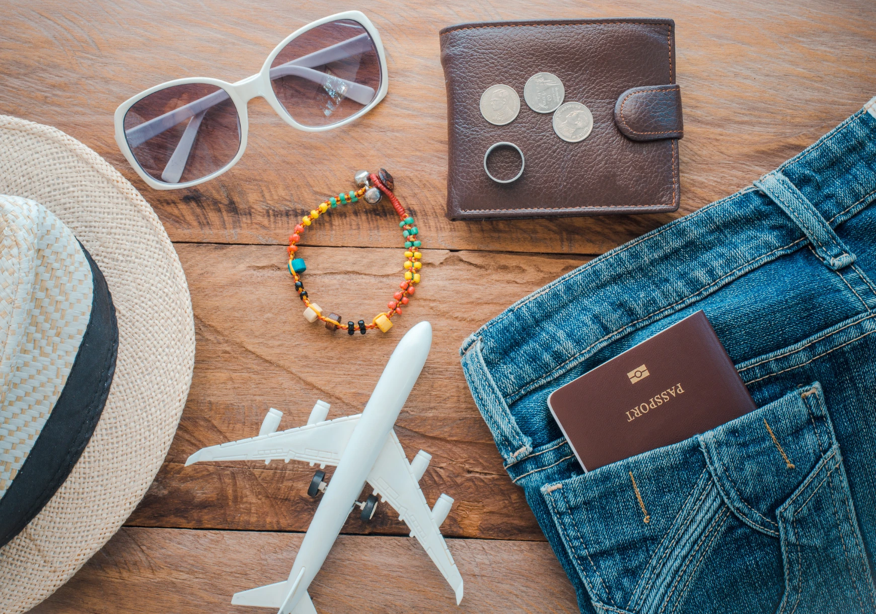 Du Lịch Nước Ngoài Cần Mang Theo Những Gì ?