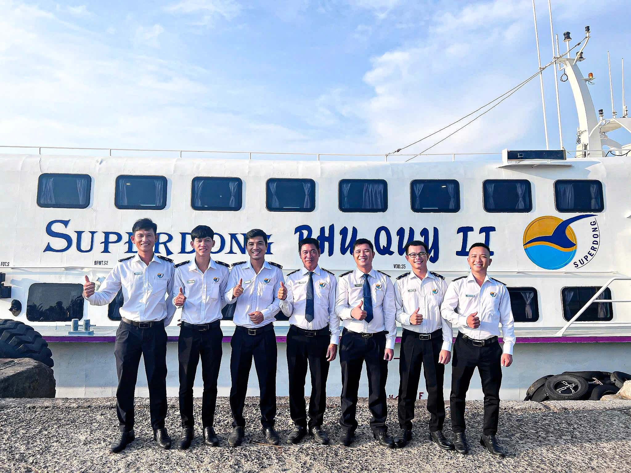 Đội ngũ nhân viên