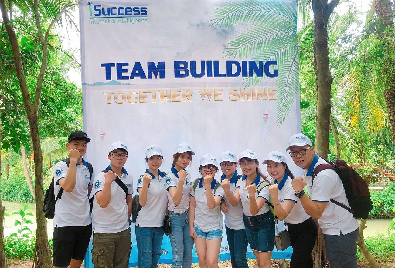 Những Mẫu Thiết Kế Đồng Phục Team Building Doanh Nghiệp Bắt Mắt