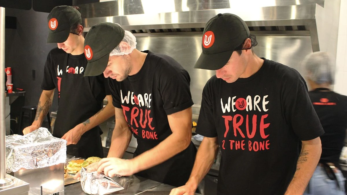 In áo theo yêu cầu cho nhà hàng - quán ăn - quán nhậu