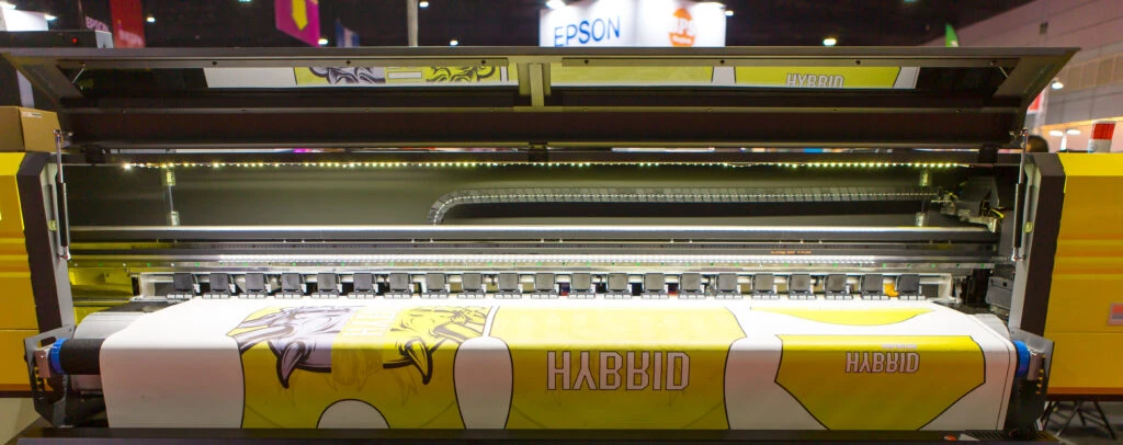 in-ao-thun-theo-yeu-cau-bang-cong-nghe-in-chuyen-nhiet