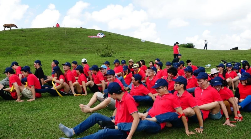 Đồng Phục Team Building Cho Một Kỳ Nghỉ Đầy Ý Nghĩa