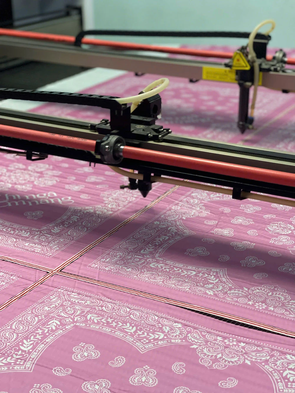 quy-trinh-cat-laser-in-khan-bandana