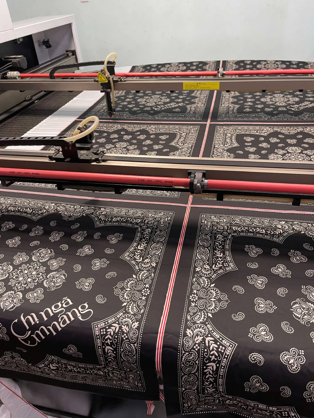 quy-trinh-san-xuat-in-khan-bandana-1